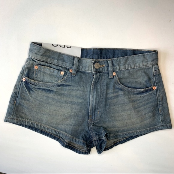 BDG Mid Rise Essential Denim Short - Picture 4 of 4